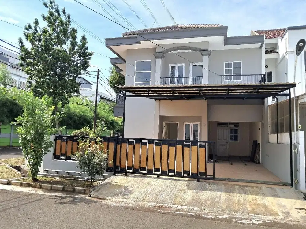 Rumah 2 Lantai. Renovasi. Siap Huni. Bebas Banjir.