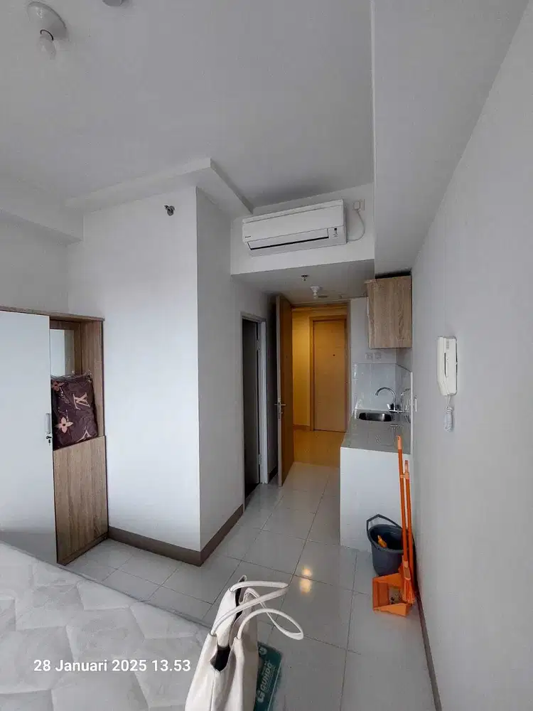 Disewakan murah apartemen tokyo riverside pik 2 semi furnish view city