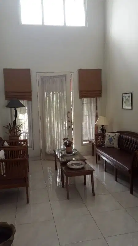 DIJUAL RUMAH MURAH 2 LANTAI DI CLUSTER TENGAH KOTA WISATA