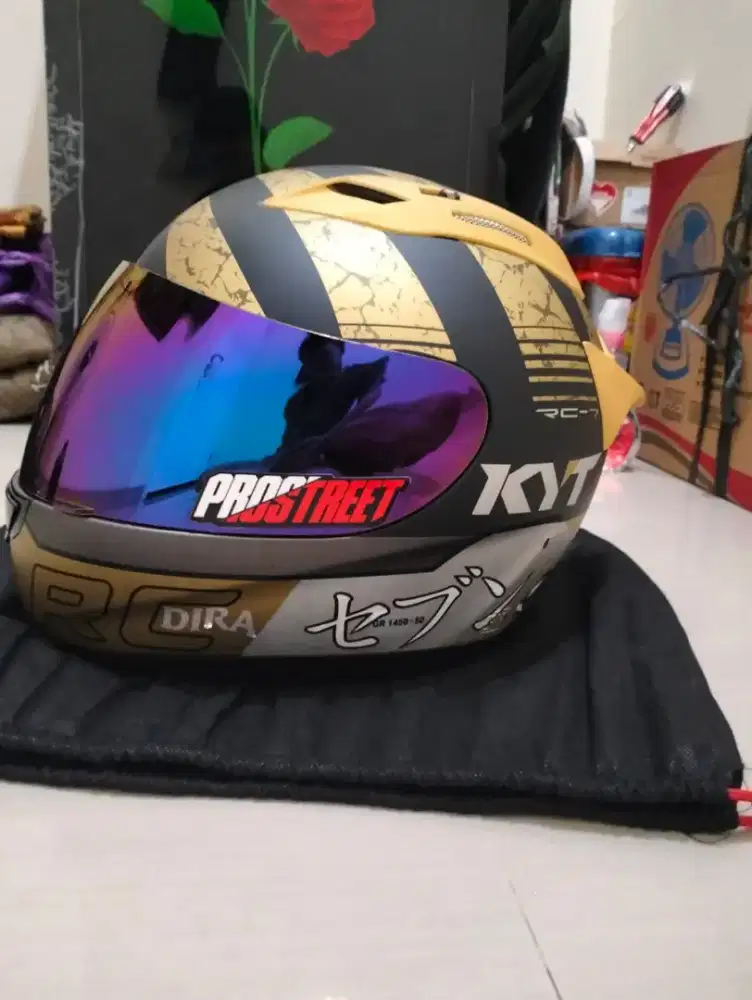 Helm KYT RC7 Full Face