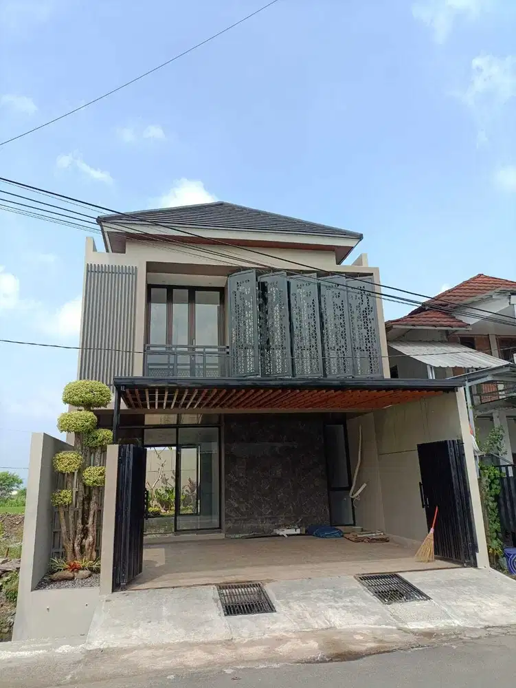 Rumah 2 lantai view sawah strategis purwomartani