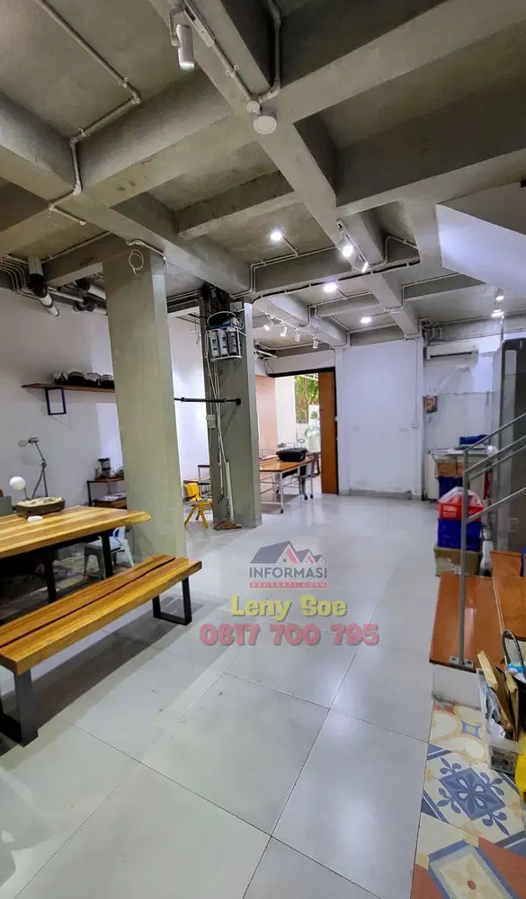 Rumah 3 lantai, bebas banjir komplek Green Permata Jaksel