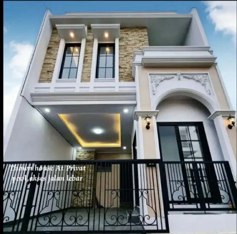 Di Jual RUMAH BARU ADA KOLAM RENANG di JAGAKARSA
