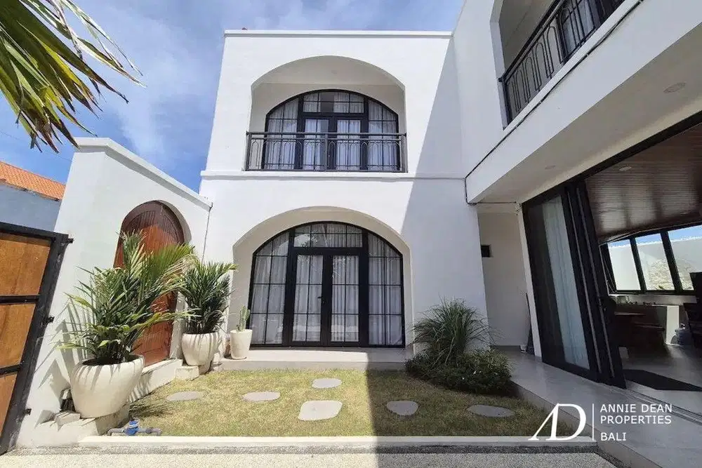 FREEHOLD OR LEASEHOLD | MEDITERRANEAN-STYLE 3-BEDROOM VILLA IN PADONAN