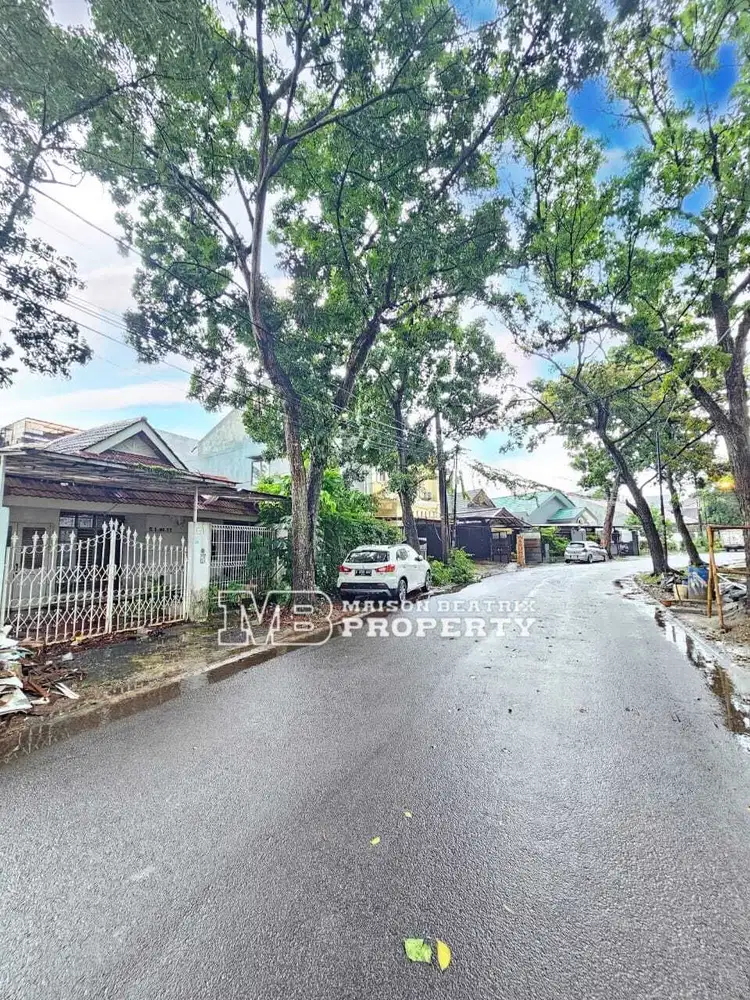 JARANG ADA  MURAH RUMAH TUA COCOK UNTUK USAHA, STRATEGIS  (IR)