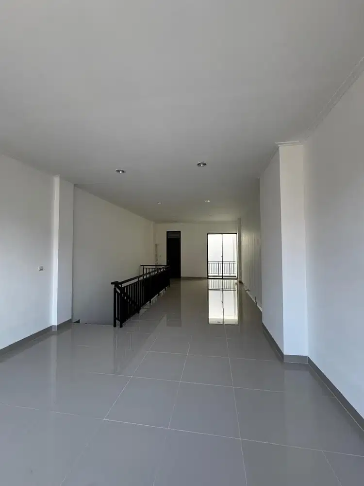 Sewa ruko rapih 3 Lt di greenlake city