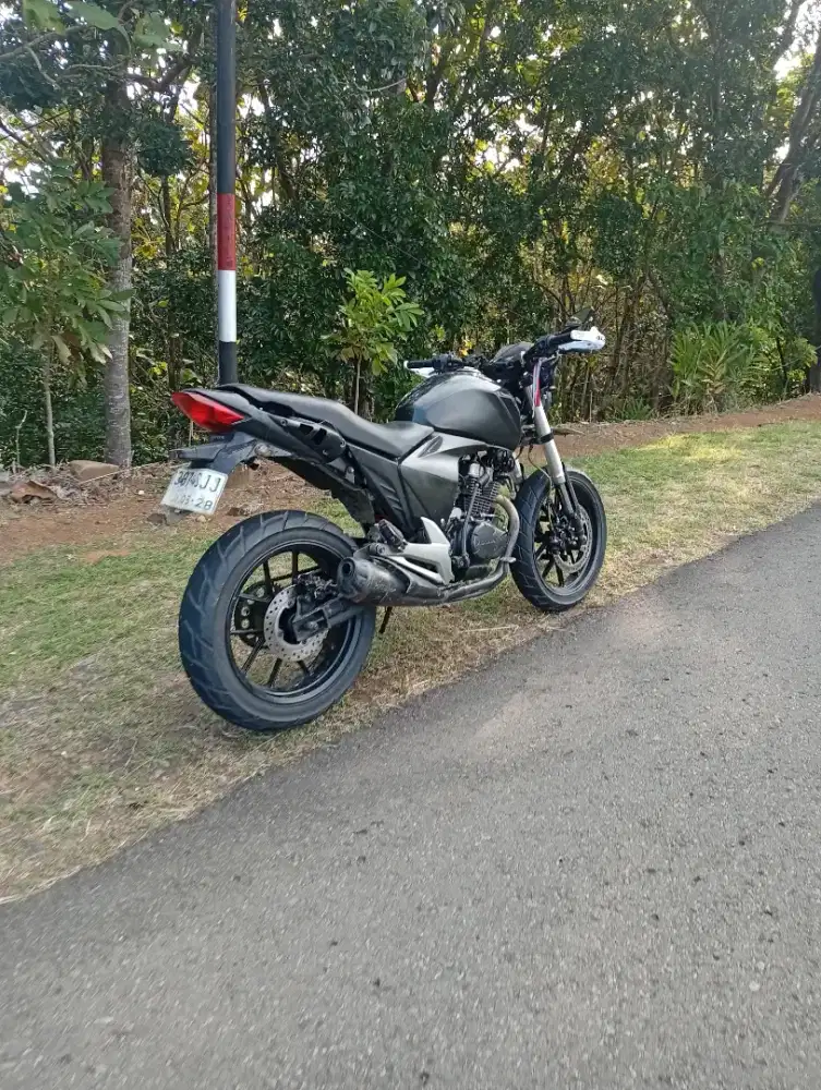 Megapro mono 150 cc nego