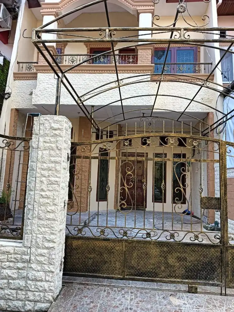 Rumah 2 lantai Dekat ke UNM Petarani dan Panakukang