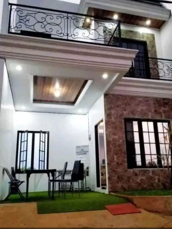 Jual Rumah Murah 2 1/2 Lantai + Rooftop