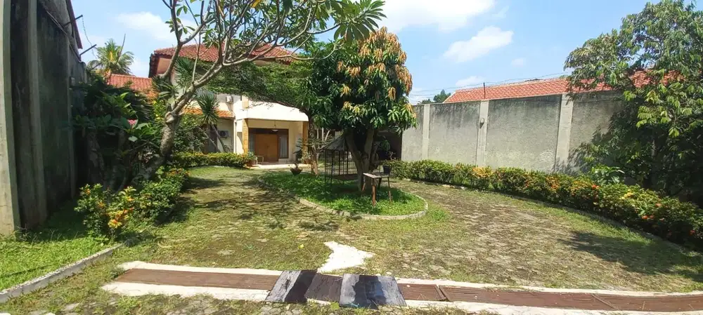 Dijual cepat murah BU rumah luas strategis di Kota Depok