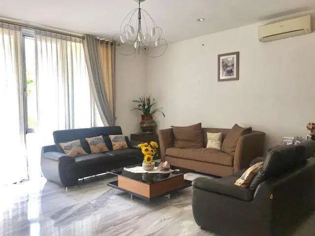 Jual rumah springhill kemayoran 10x18 4 lantai murah