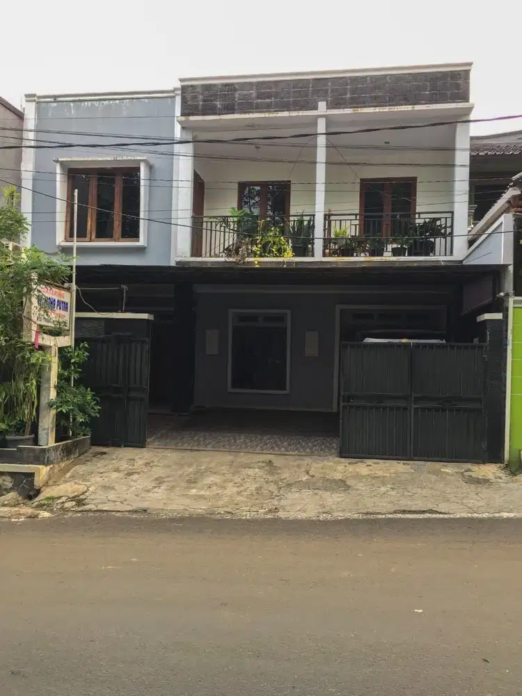 JUAL RUMAH SIAP HUNI 2 LT DI AREA KOMERSIL DEPOK TENGAH KOTA DEPOK