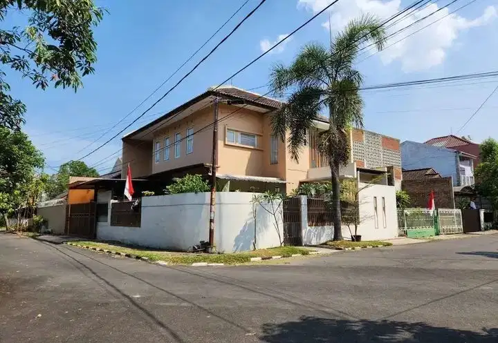 Dijual Cepat Rumah 2 Lantai  One Gate System Antapani