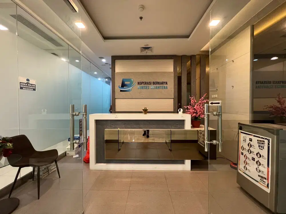 Dijual Soho Capital Office 175m2 semi furnish Jakarta Barat