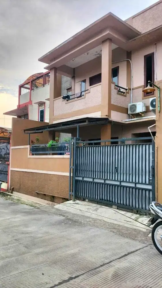 Rumah 2 lantai di Curug Cimanggis dekat tol Cisalak