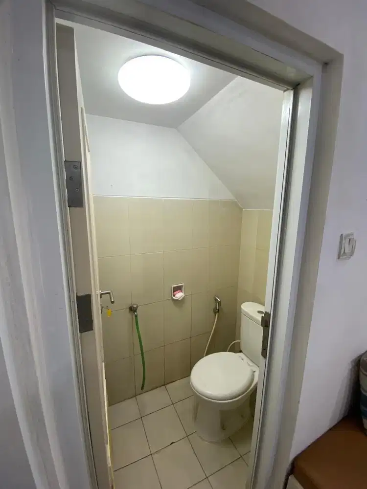 Rumah disewakan 2 kamar furnish di gading serpong