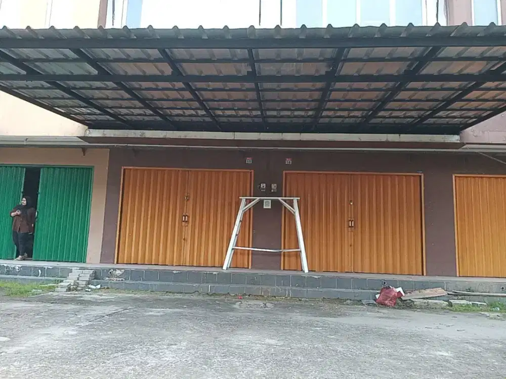 Kanopi baja ringan tanpa tiang
