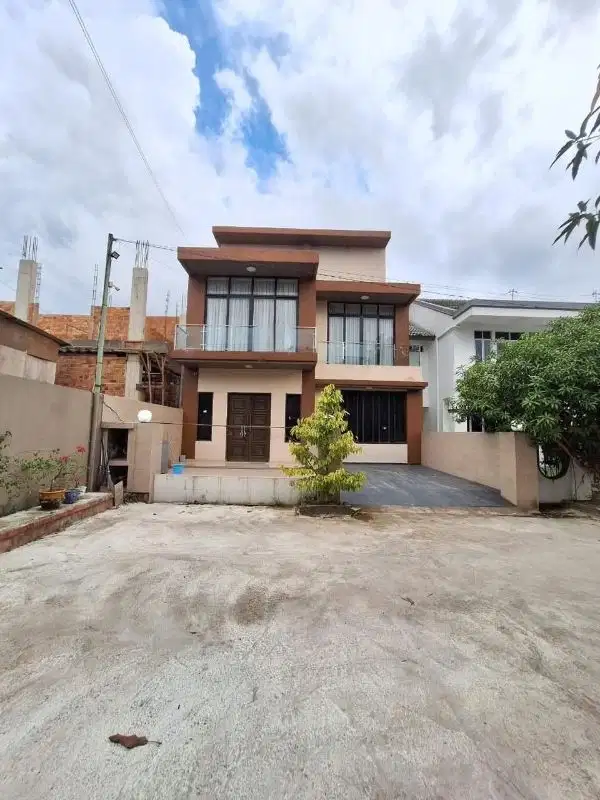 dijual rumah cantik orchid park