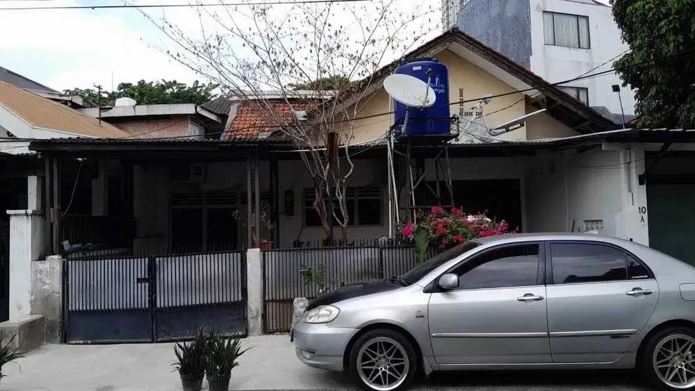 Dijual! Rumah Lingkungan Istimewa di Kebayoran Baru