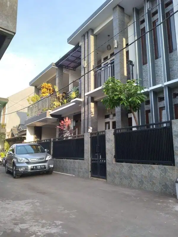 Rumah 2 Lantai di Bukit Nusa Indah, Ciputat, Serua, Tangerang Selatan