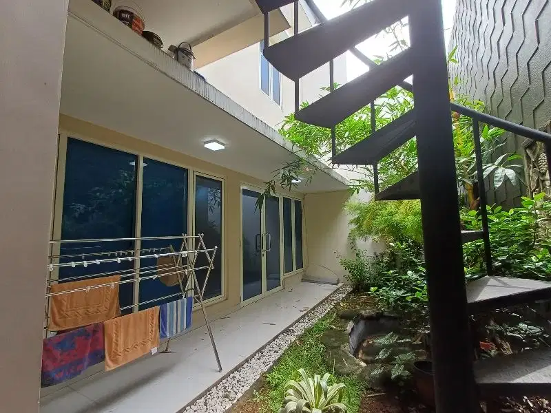 RUMAH MEWAH SEMI FURNISH DI BOULEVARD CITRA GRAN CIBUBUR