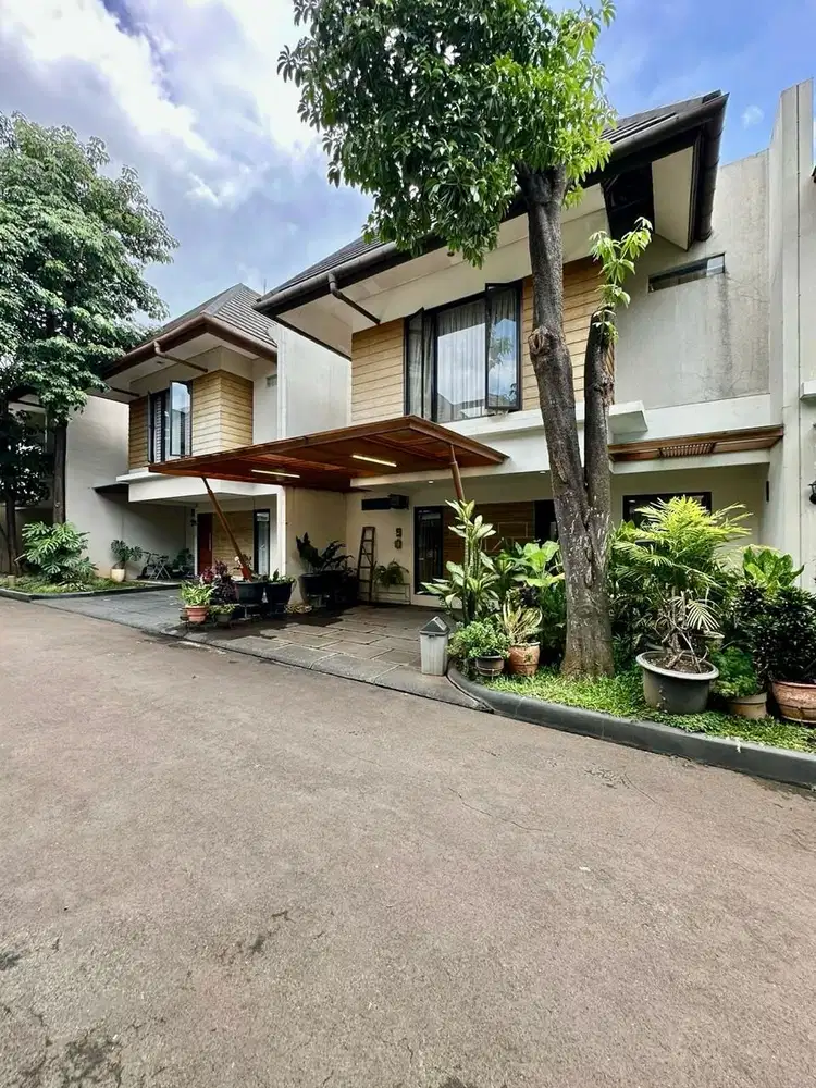 DROP PRICE  NICE TOWNHOUSE JAGAKARSA