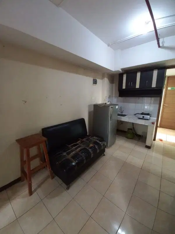 2 kmr semifurnish green park view