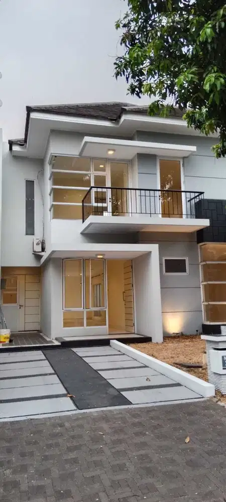 DIJUAL RUMAH MURAH 2 LANTAI DI CLUSTER EKSKLUSIF DEKAT KOMERSIAL!