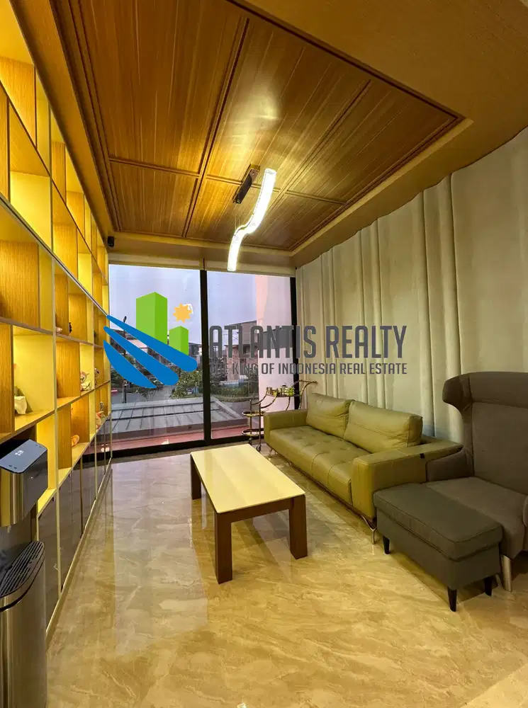 Dijual Rumah Mewah View Danau, Lyndon Navapark BSD, ada Kolam Renang