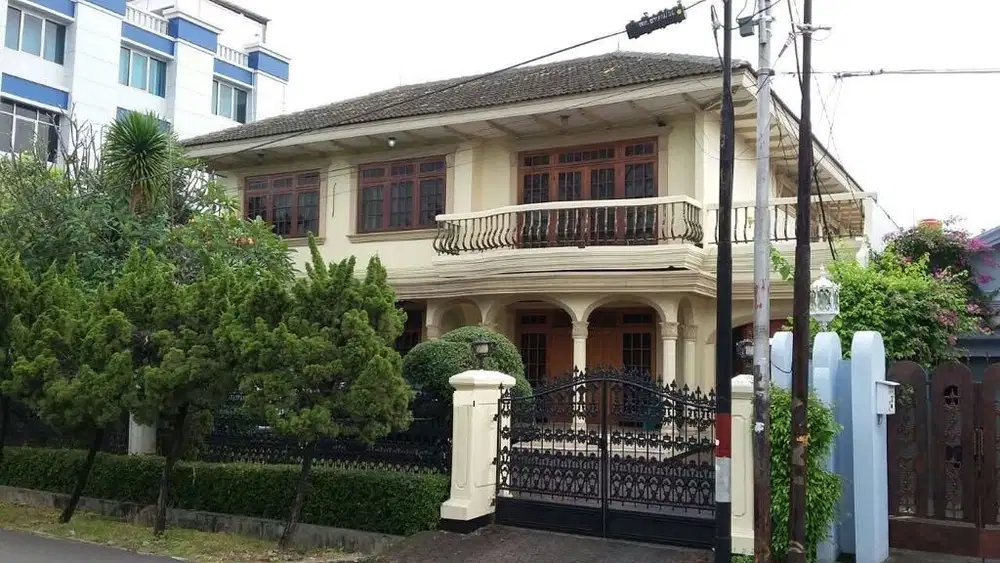 Dijual Rumah Tua Kawasan Strategis Di Cempaka Putih - Jakarta Pusat