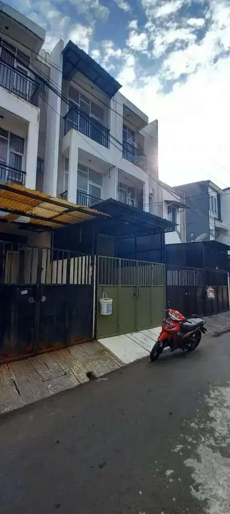 Dijual Cepat Rumah Murah Rapi di Jl. Akasia Cengkareng Siap Huni