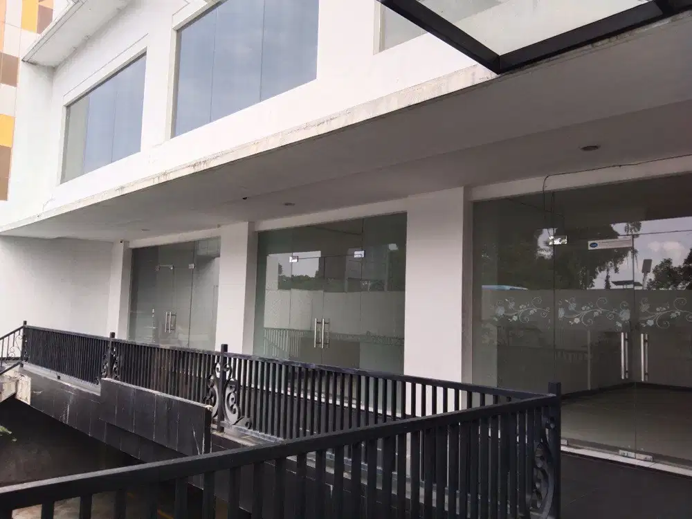 Ruko 3 Lantai Bagus Siap Pakai Di Pejaten
