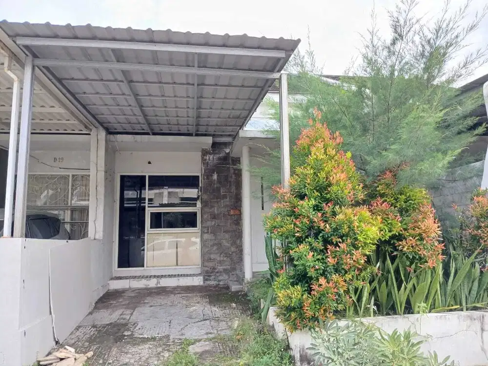0647 - Dijual Rumah SHM 1,5 Lantai The Menganti Gresik LT 90m KT 2+1