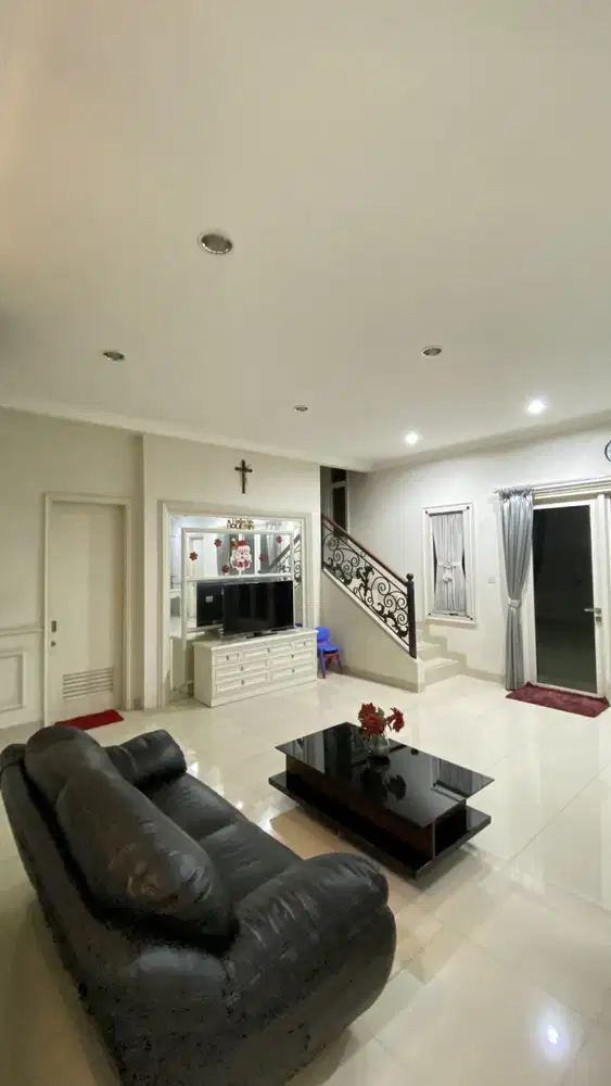 Disewakan Rumah Fully Furnished di Aristoteles Gading Serpong