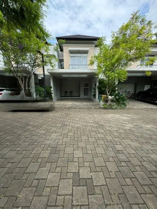 TOWNHOUSE SERENIA HILLS CLUSTER VENTURE BARAT LEBAK BULUS