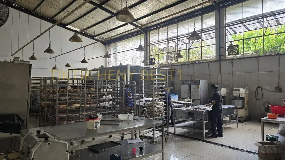 Pabrik Kue Siap Usaha Cibaduyut, Lokasi Strategis Pinggir Jalan