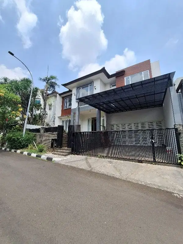 BRAND NEW RENOVATED DI KOMPLEK PREMIUM DEKAT PONDOK INDAH