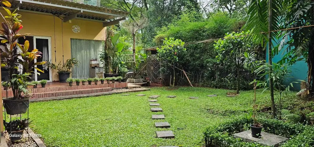 Dijual cepat rumah super bagus lokasi samping tol alam sutera Aurora