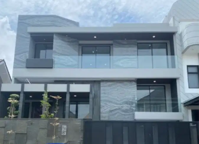 Dijual Rumah Mewah 2,5 lantai di Bukit Golf Internasional Citraland