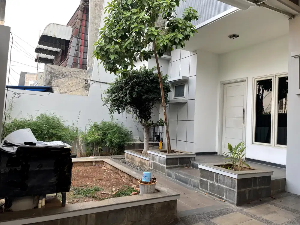 DIJUAL Rumah Asri Tomang (Belakang Wisma Lampung) - AU