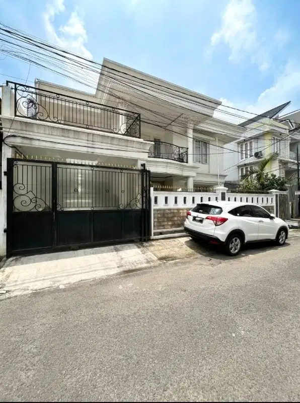 MODERN CLASSIC HOUSE PRIME AREA DI TEBET