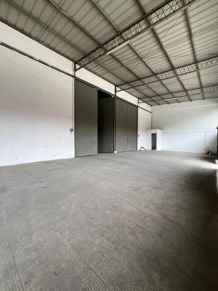 DI SEWA CEPAT GUDANG ROYAL KOSAMBI SALEMBARAN 8X28 OFFICE TANGERANG