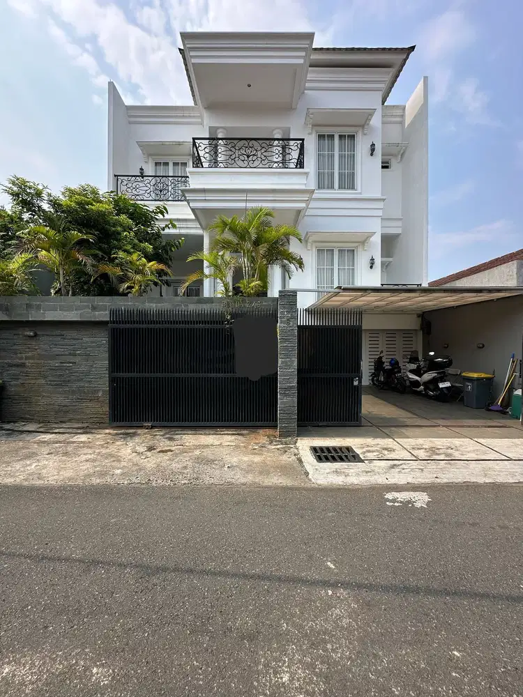 MODERN CLASSIC HOUSE DI KEBAYORAN BARU