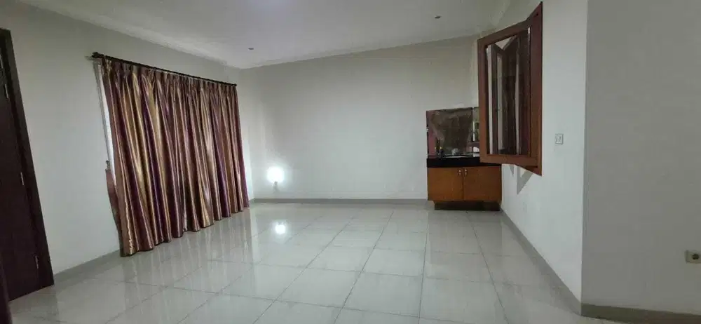 FOR SALE RUMAH DEPAN TAMAN POSISI HOEK VILLA MELATI MAS