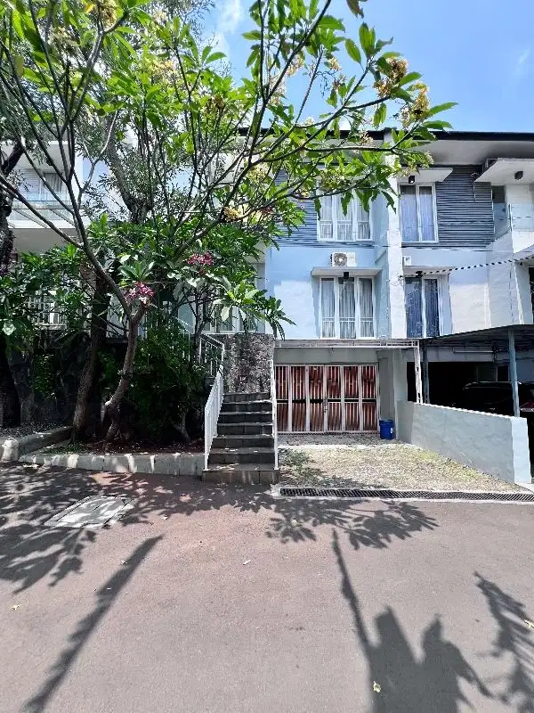 TURUN HARGA EXCLUSIVE TOWNHOUSE DI TB SIMATUPANG