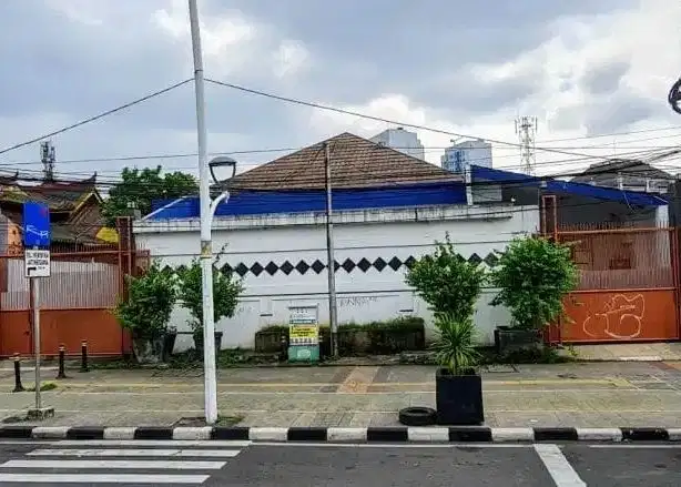 Rumah Bisa Kantor, Resto, Showroom Dll