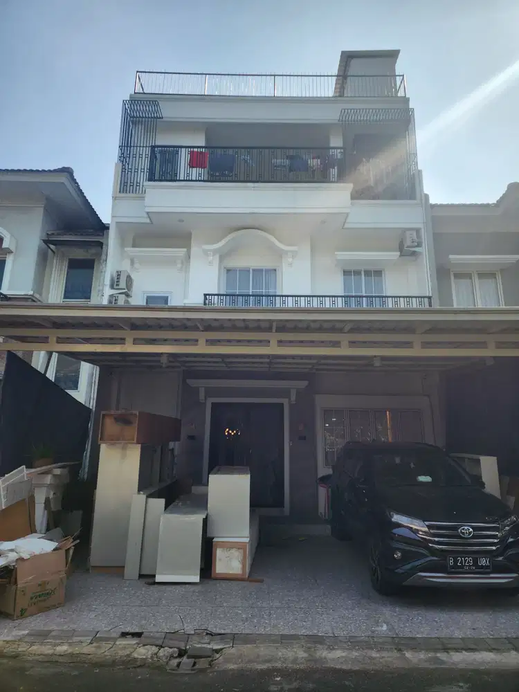 Rumah Mewah Strategis Crystal Gading Serpong