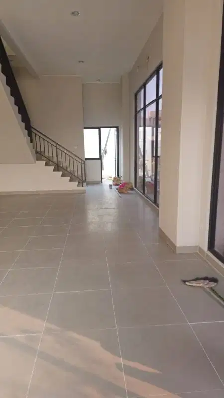 Disewa Ruko Mega Kuningan uk 4,5x18 hoek Kosongan