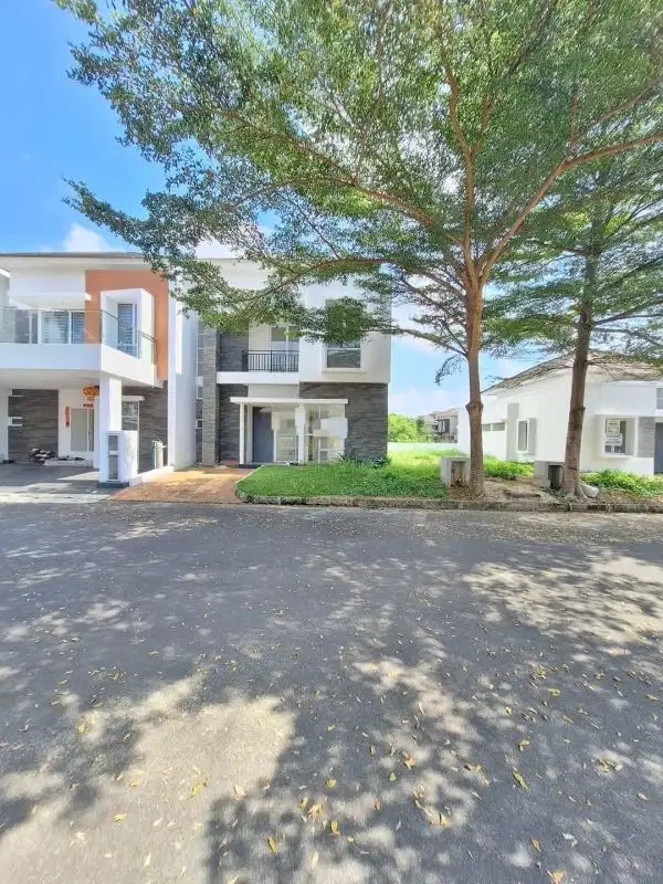 Dijual murah rumah hook tengah maganda residence