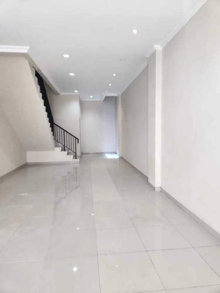 Disewakan Cepat Harga Terbaik Ruko Wall Street Green Lake City